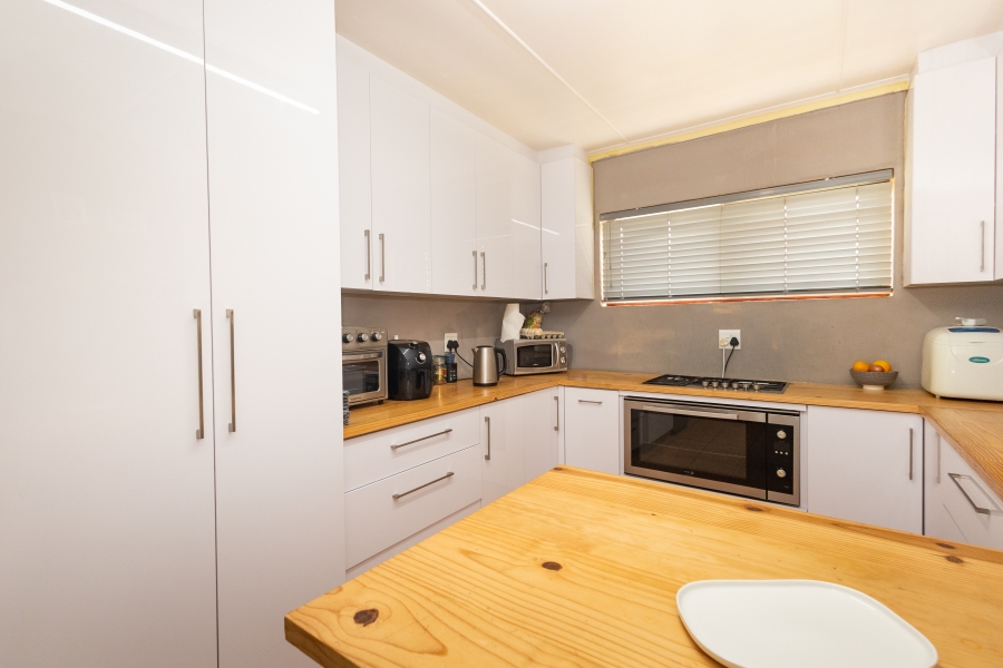 3 Bedroom Property for Sale in Somerset Park Western Cape